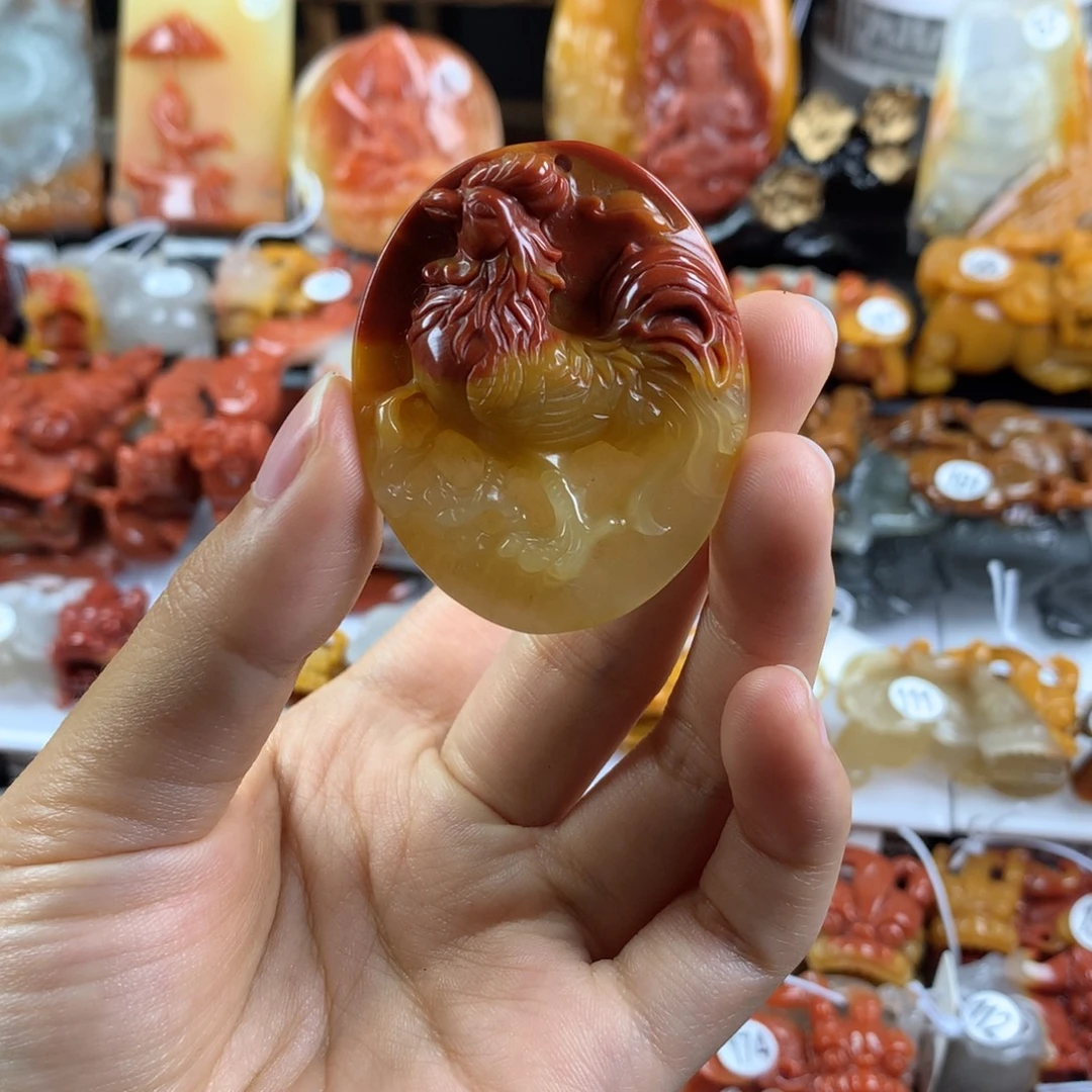 石英质玉（黄龙玉）未镶嵌挂件