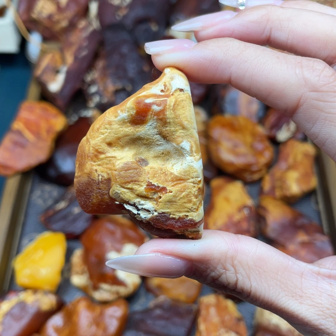 琥珀未镶嵌珠宝奇石