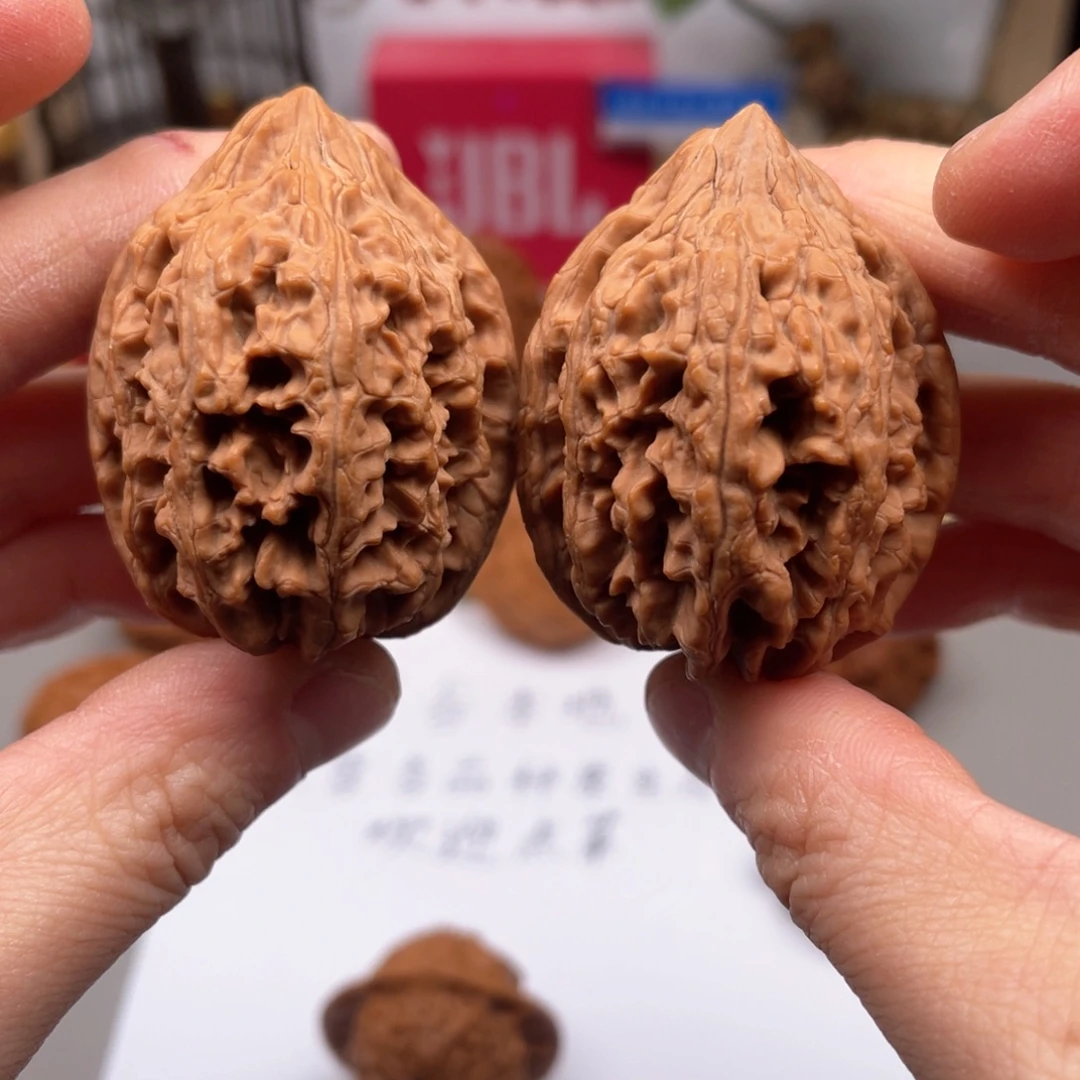 文玩核桃吊坠大枯石