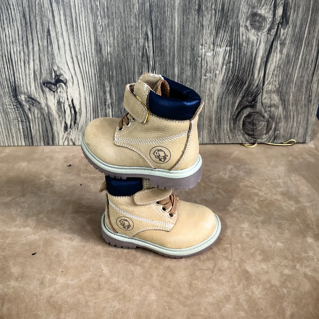 瑕疵  儿童宝宝 牛皮魔术贴 大黄靴单棉随机发