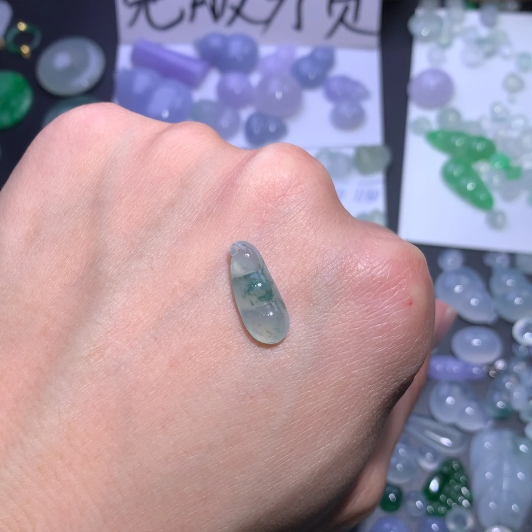 翡翠颈饰未镶嵌豆子