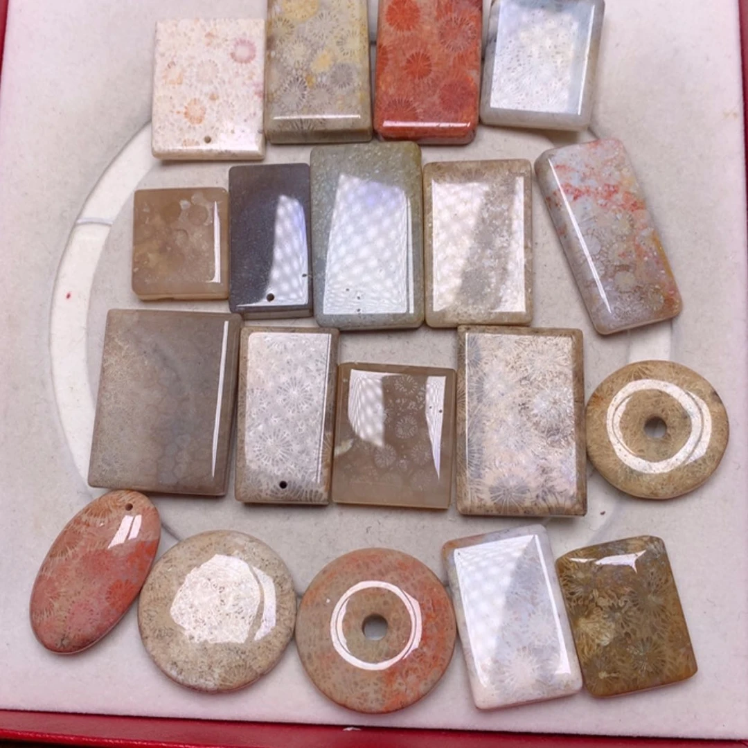 【闪购商品】硅化玉颈饰未镶嵌R*