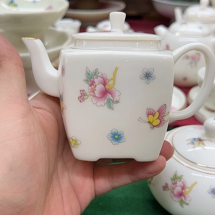 陶瓷茶壶哈哈哈哈哈