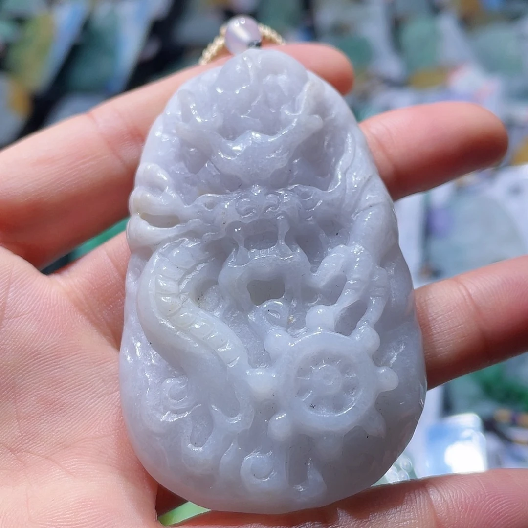 翡翠未镶嵌颈饰一个