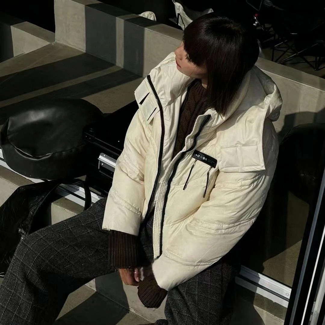 ANYUMO/安妤茉23631白鸭绒连帽链条短款羽绒服保暖时尚休闲女