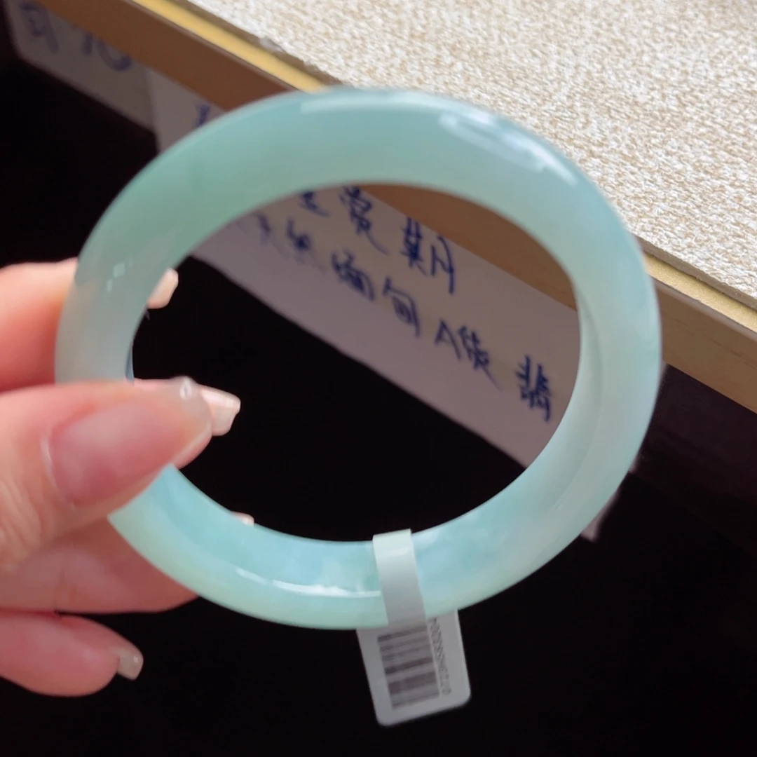 未镶嵌手镯翡翠手镯