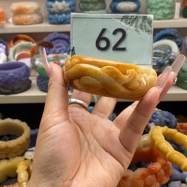 未镶嵌手镯石英岩玉