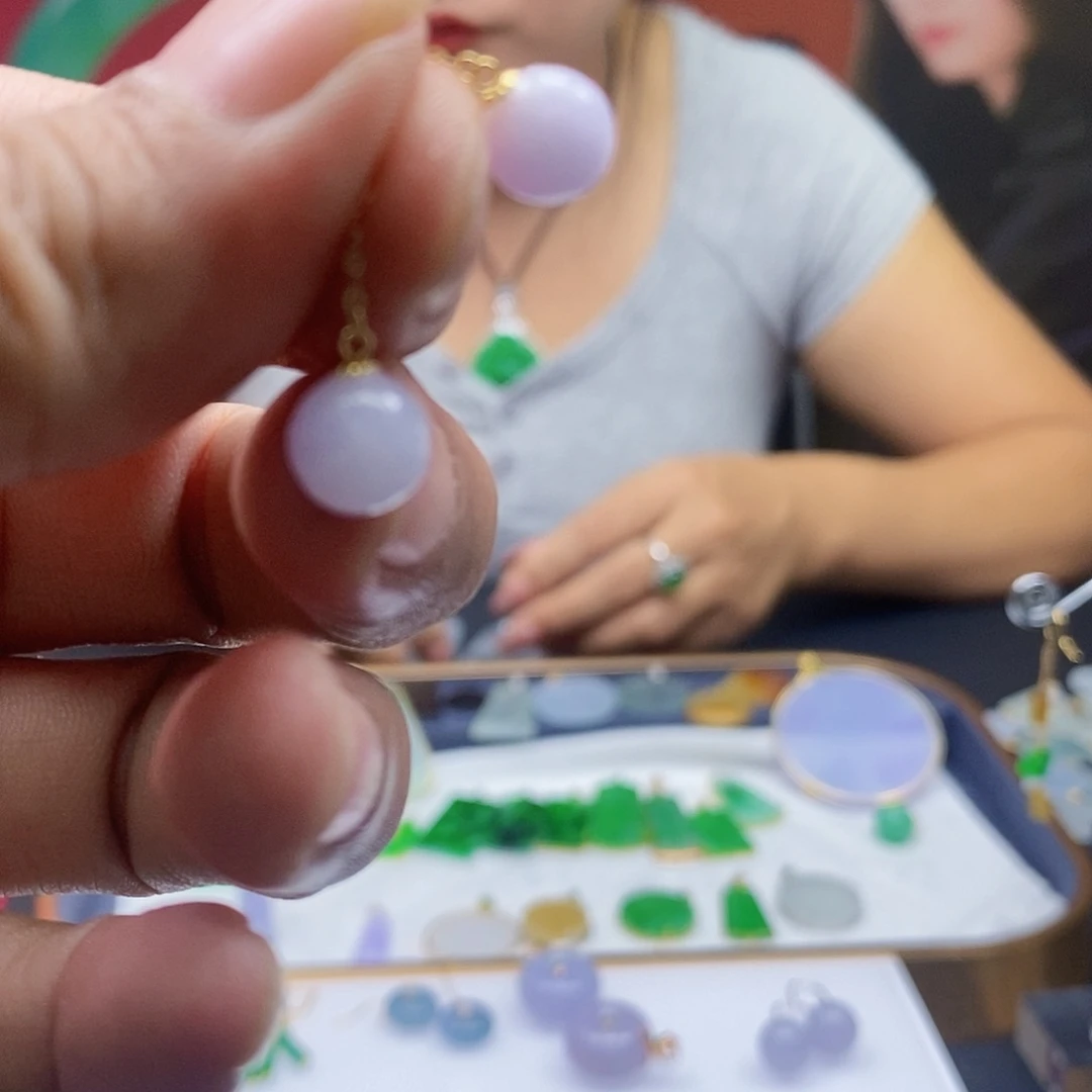 栀***子翡翠18K金镶嵌颈饰