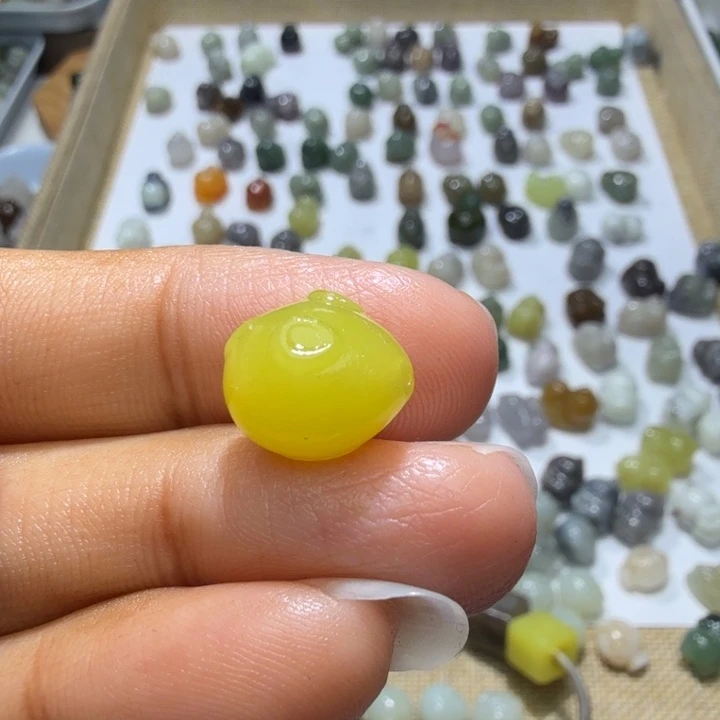 和田玉未镶嵌珠宝奇石