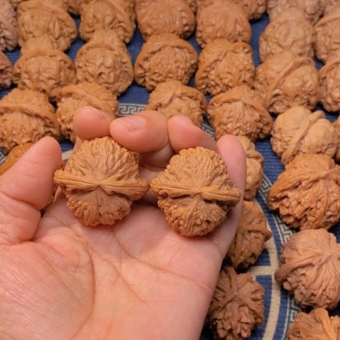 【闪购商品】吊坠文玩核桃七*白狮子40