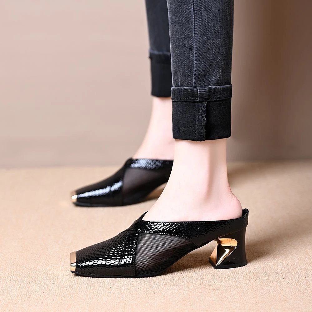 尖头粗跟凉拖鞋女夏季外穿中跟软皮2025年新款镂空懒人包头半拖鞋