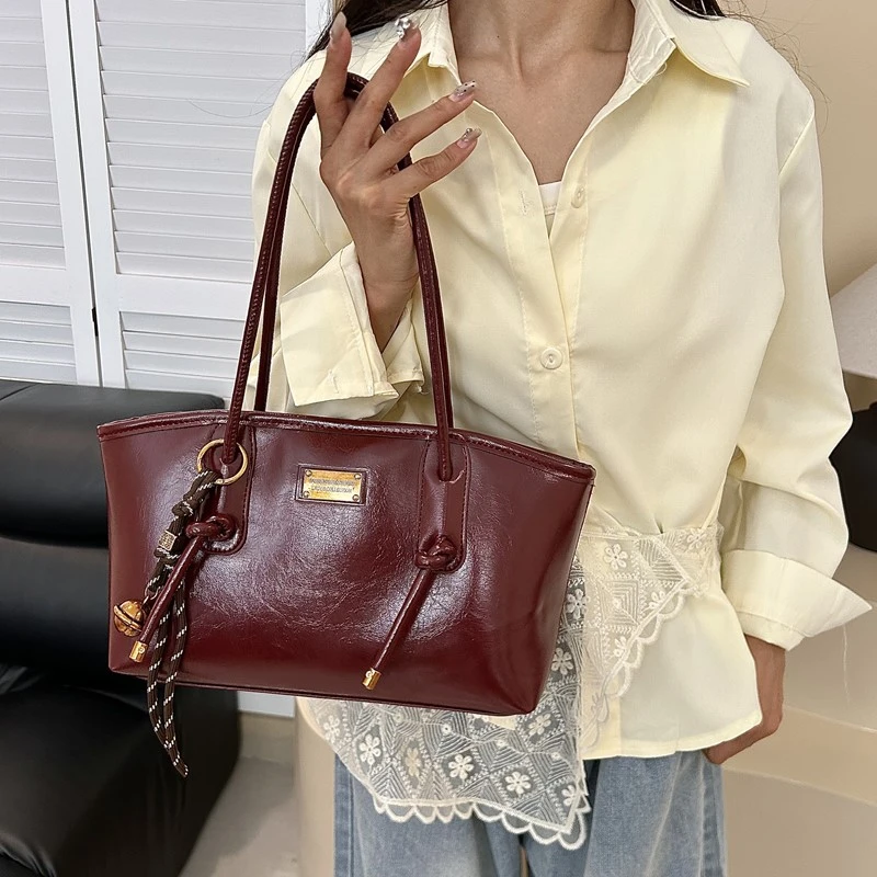 女托特包秋款韩版洋气女士单肩百搭简约通勤腋下包休闲大包包秋冬