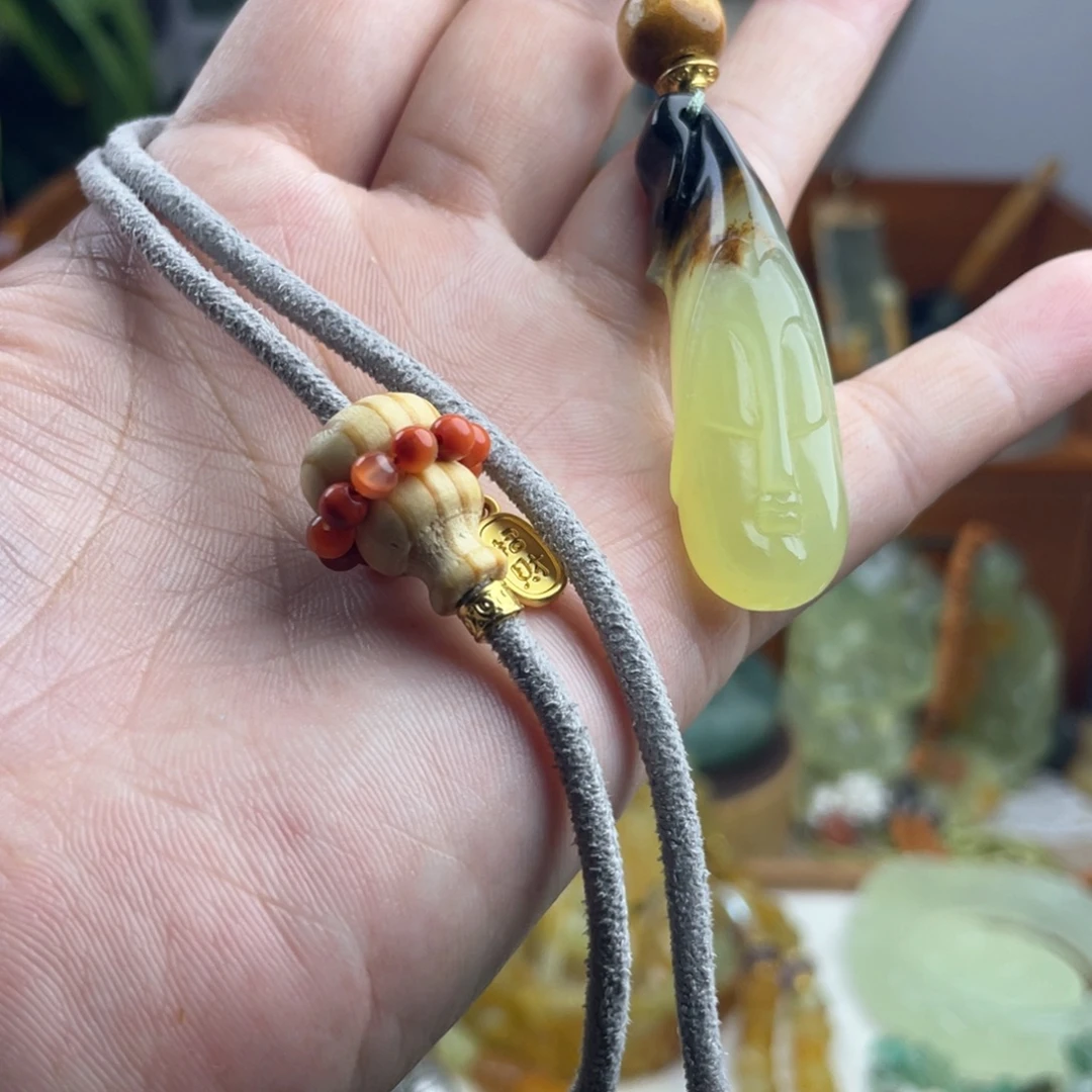 蛇纹石玉未镶嵌吊坠