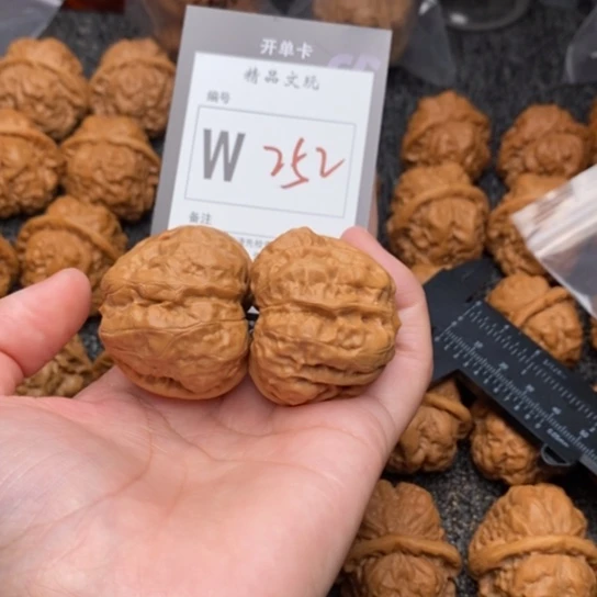 吊坠桃核我是第一百39