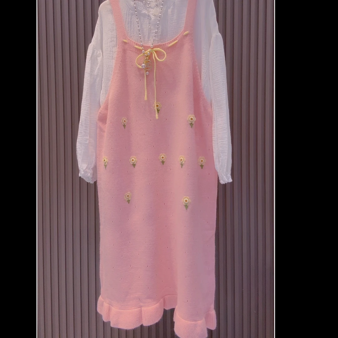 日系甜美手工花朵针织背心连衣裙女秋冬新款宽松显瘦中长款毛衣裙