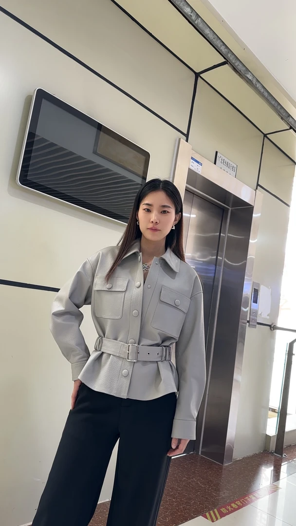 《杨树林》宋,佳同款自然泡皮工艺进口头层绵羊皮收腰2025春季女款