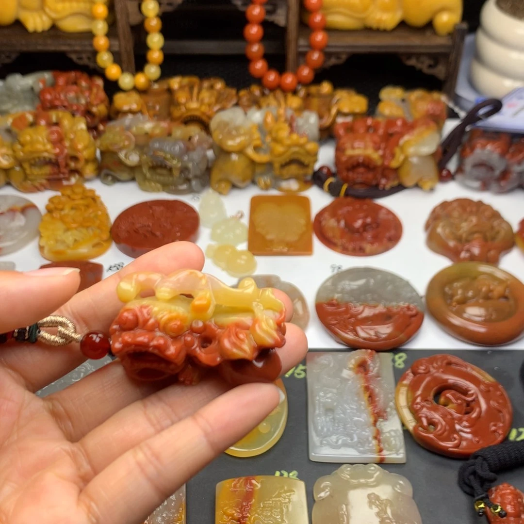 石英质玉（黄龙玉）挂件未镶嵌