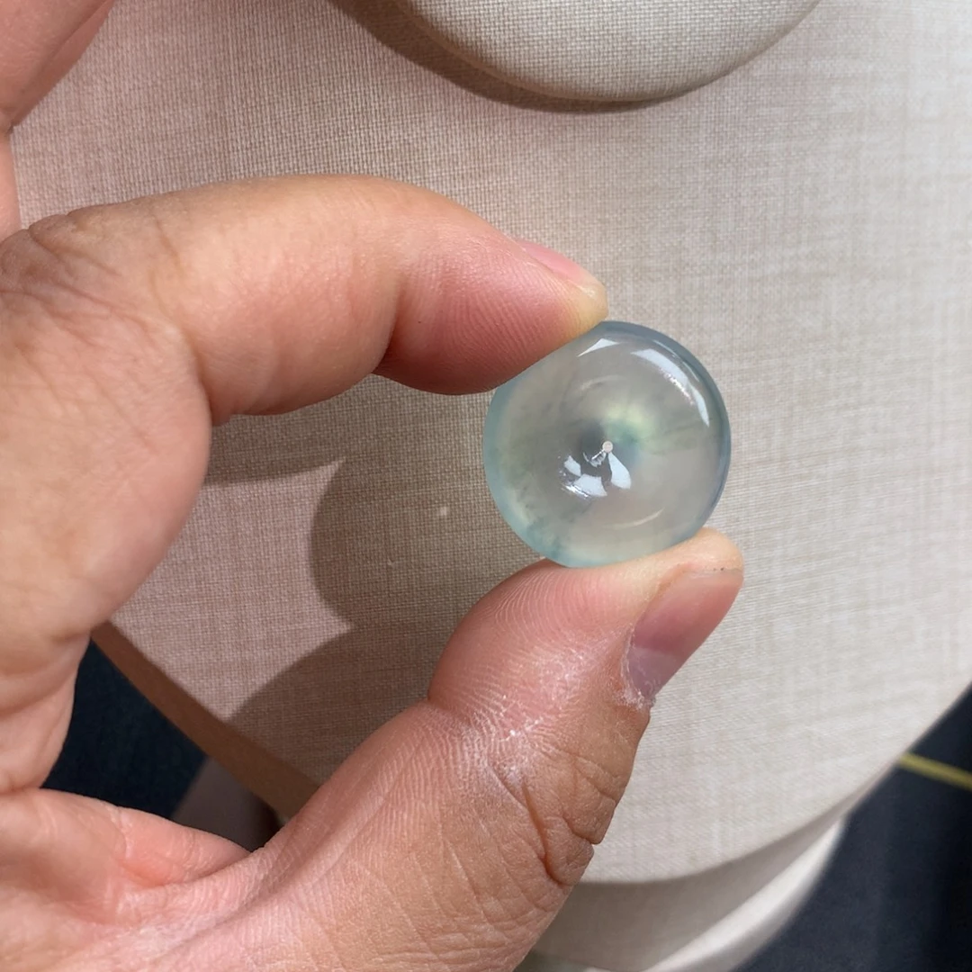 翡翠未镶嵌颈饰平安扣