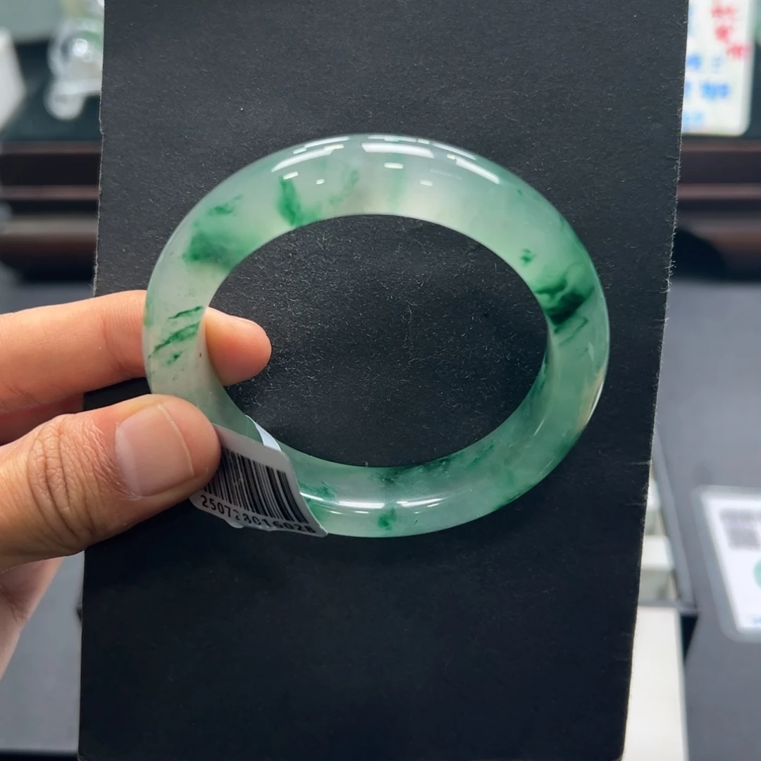 石英质玉（非洲翠）未镶嵌手镯