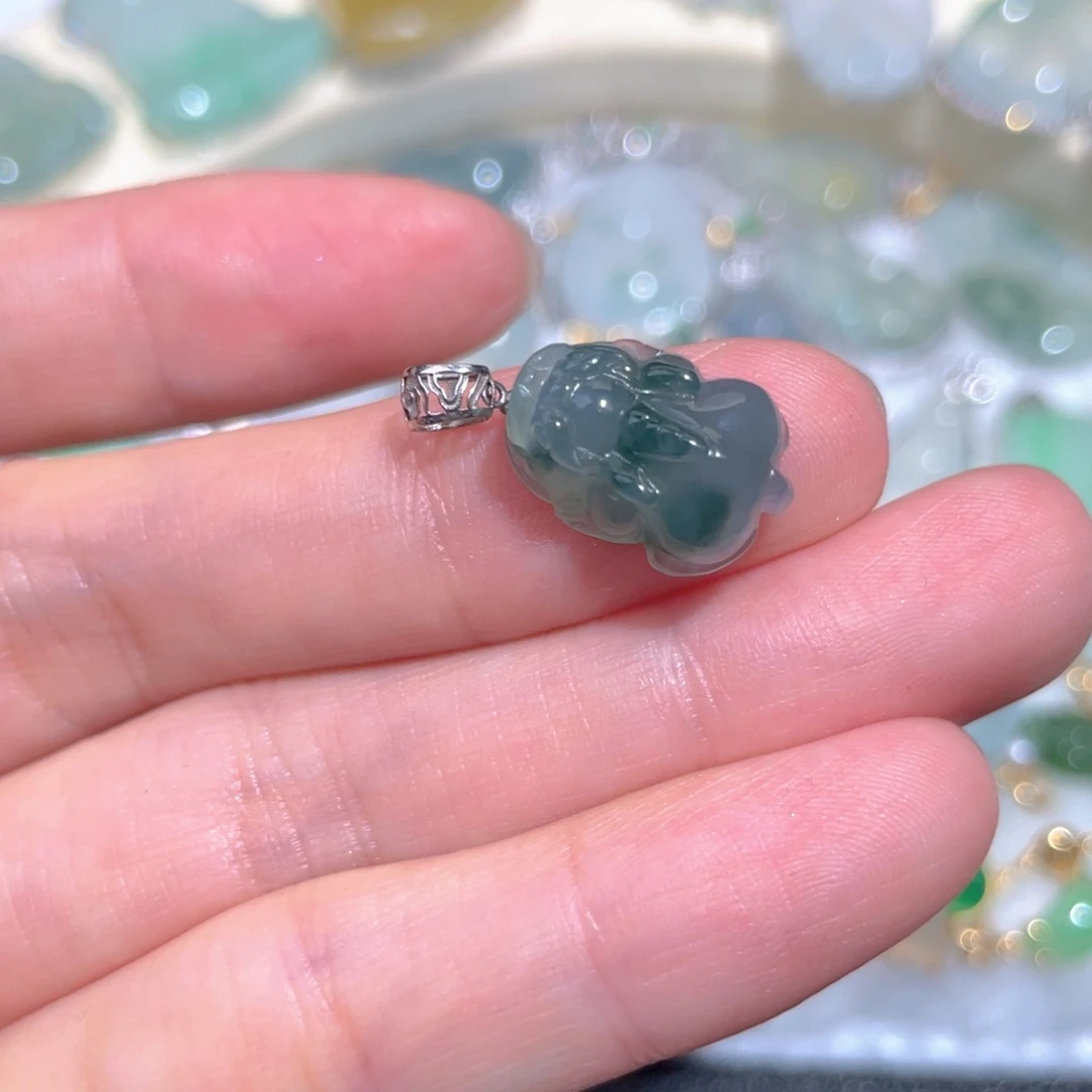 翡翠颈饰18K金镶嵌翡翠