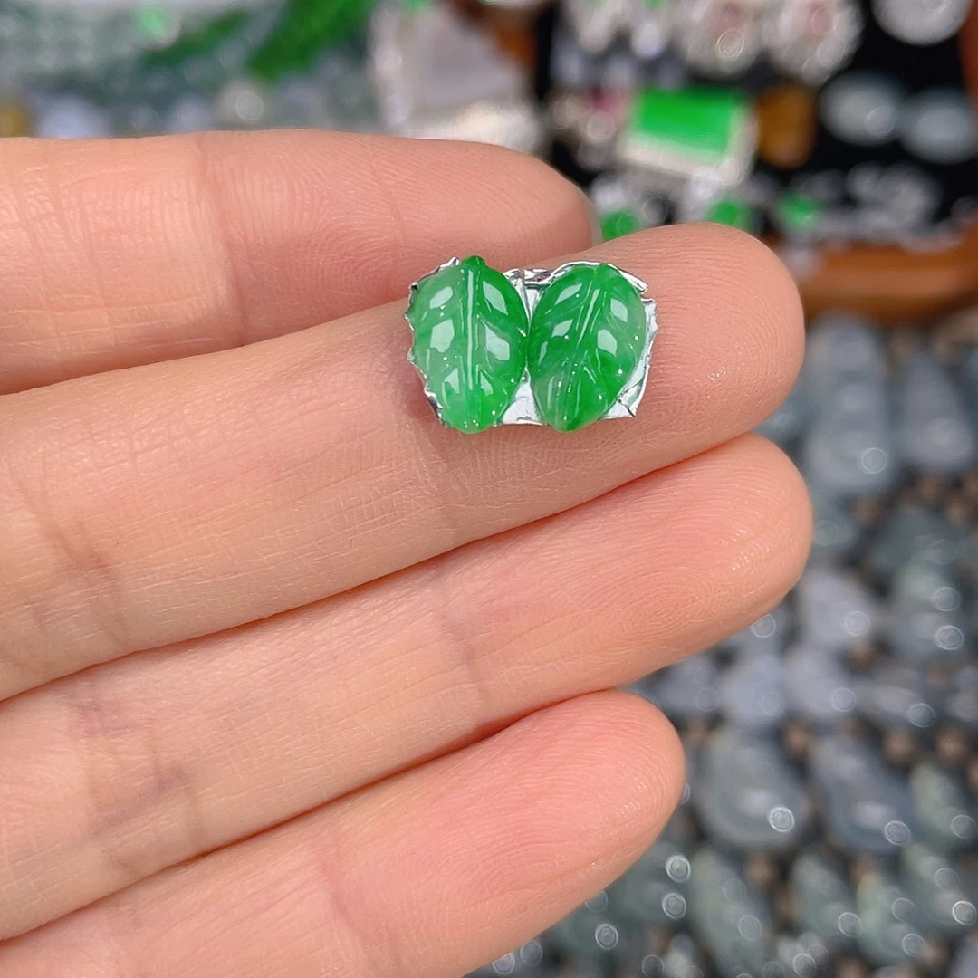 翡翠未镶嵌颈饰天然缅甸A货翡翠