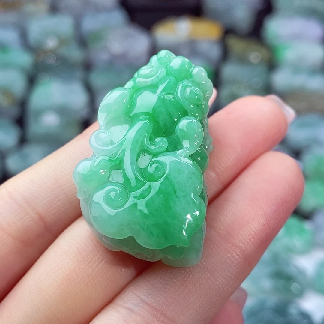颈饰未镶嵌翡翠天然