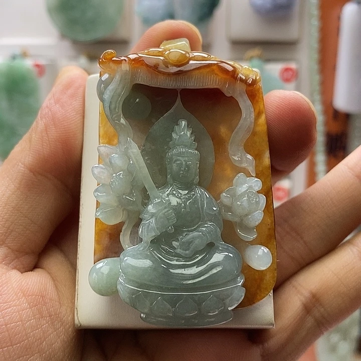 开***友翡翠未镶嵌颈饰每天