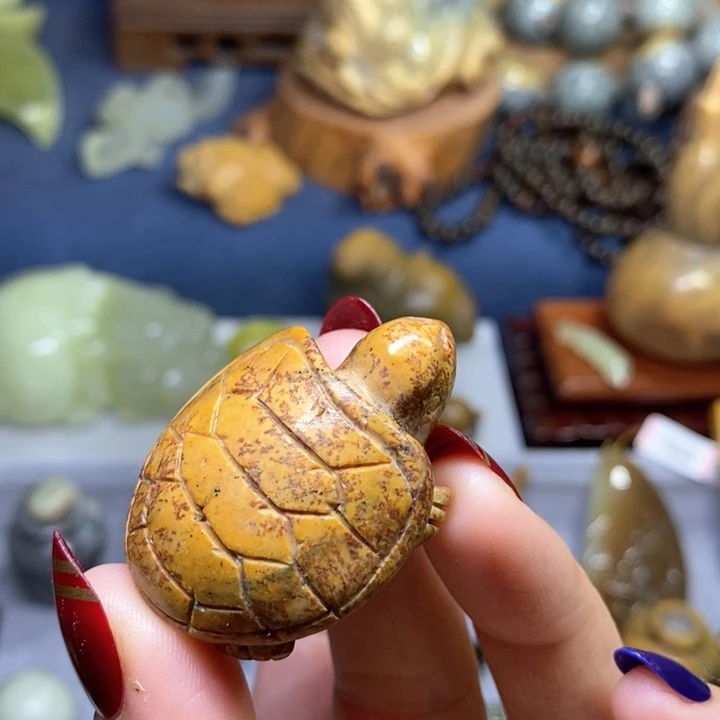 岫岩河磨玉（透闪石质玉）挂件未镶嵌