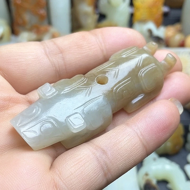 颈饰未镶嵌和田玉