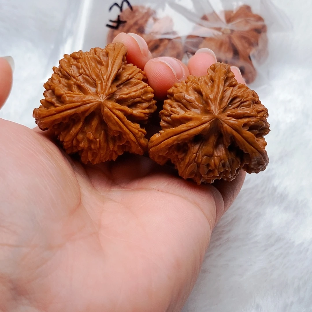 幻***空文玩核桃吊坠三棱