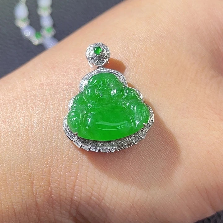 翡翠颈饰18K金镶嵌翡翠