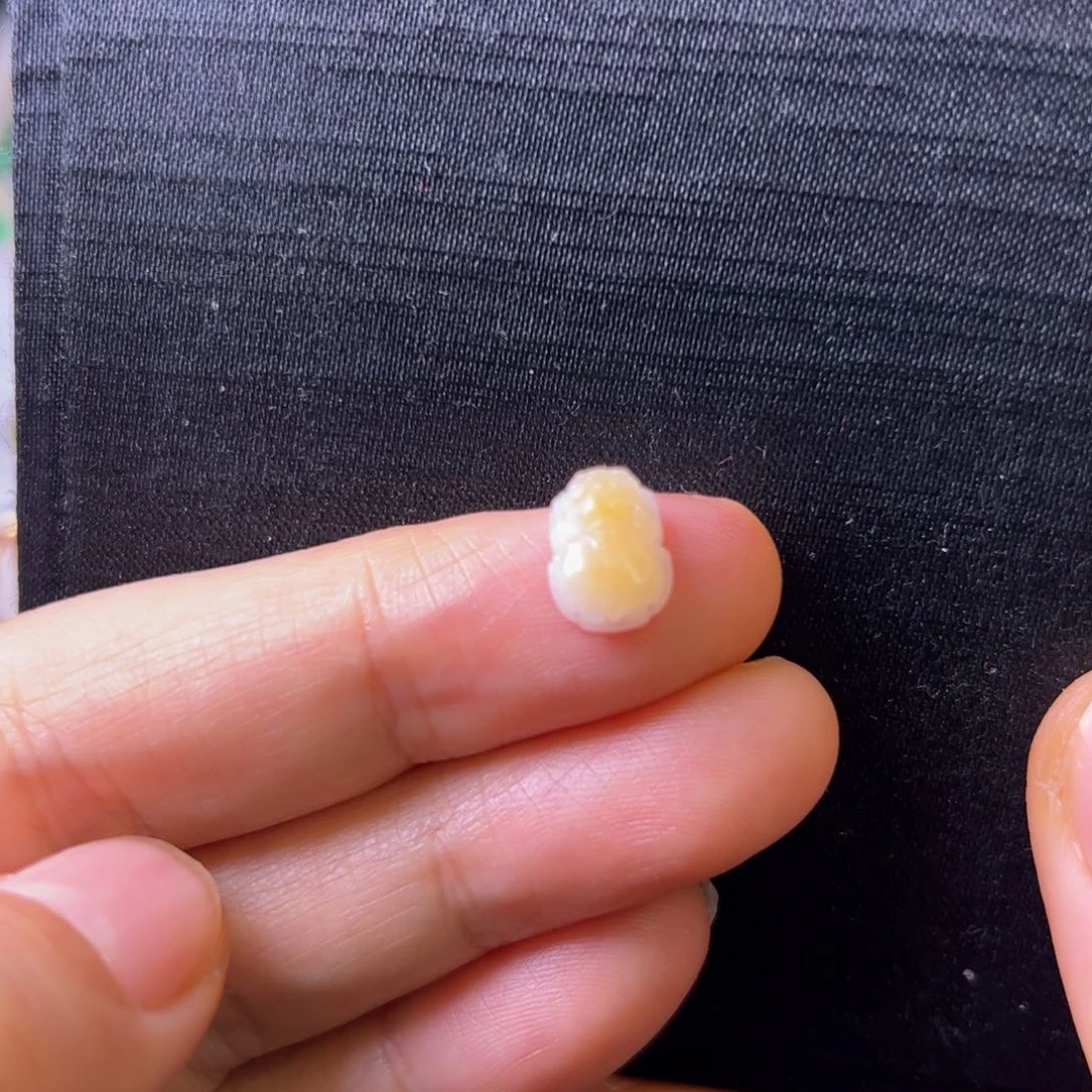 翡翠颈饰未镶嵌悦****貔貅