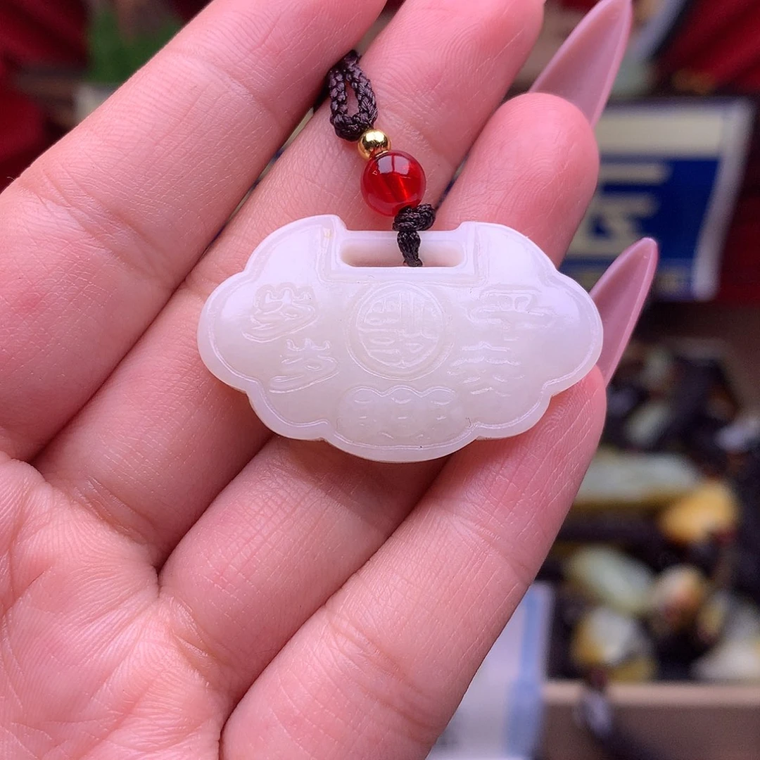 和田玉颈饰未镶嵌