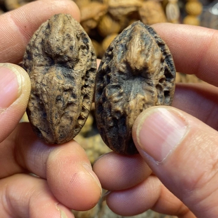 桃核吊坠尖坏了173