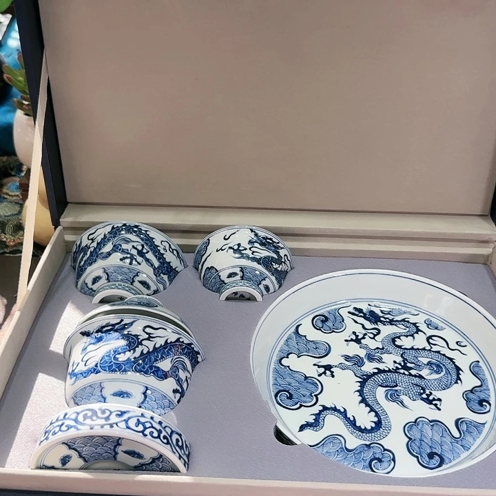 25794779577857978968999