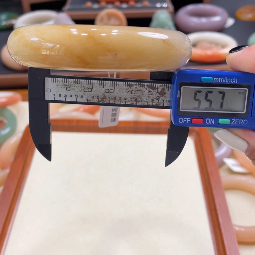 石英岩玉手镯未镶嵌