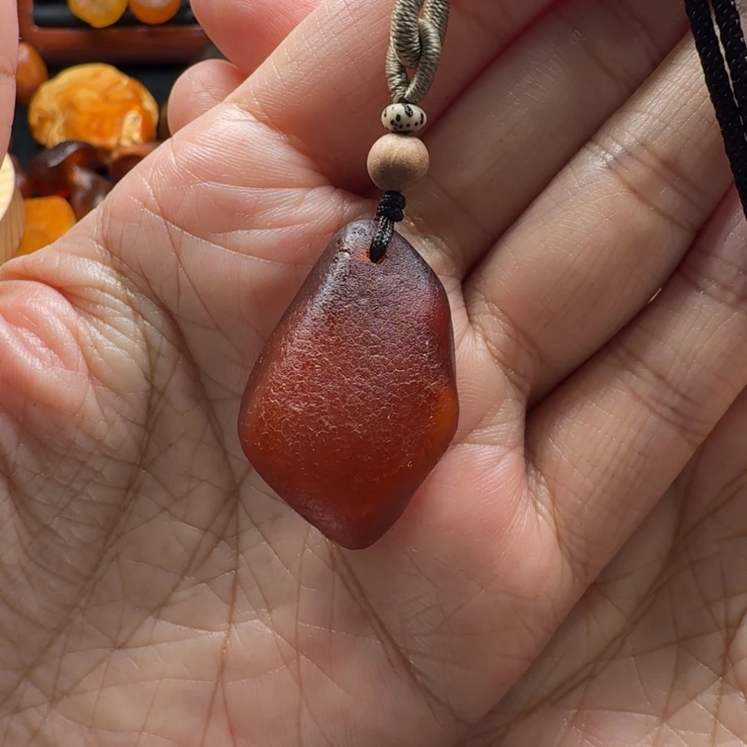 琥珀裸石未镶嵌吊坠