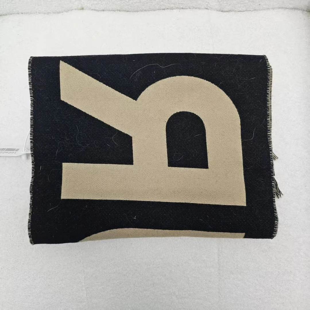 99新 BURBERRY/博柏利 海囤J/巴宝莉围巾/188＊33 /yk150500