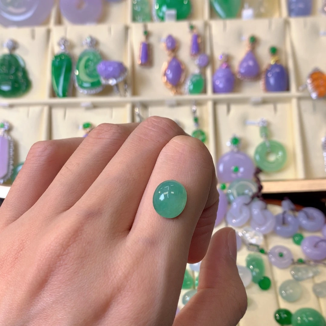 翡翠颈饰未镶嵌裸石