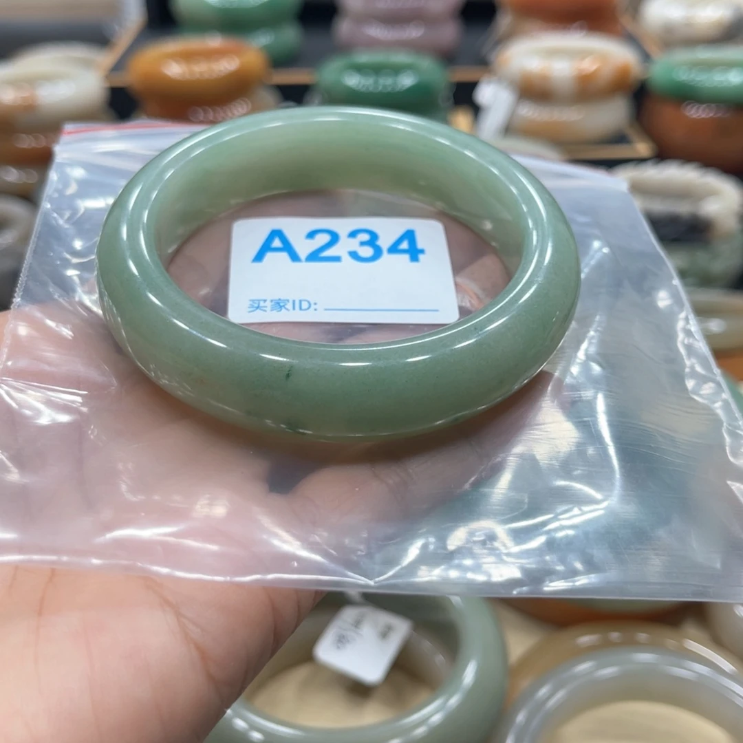 石英质玉手镯合金随**欲