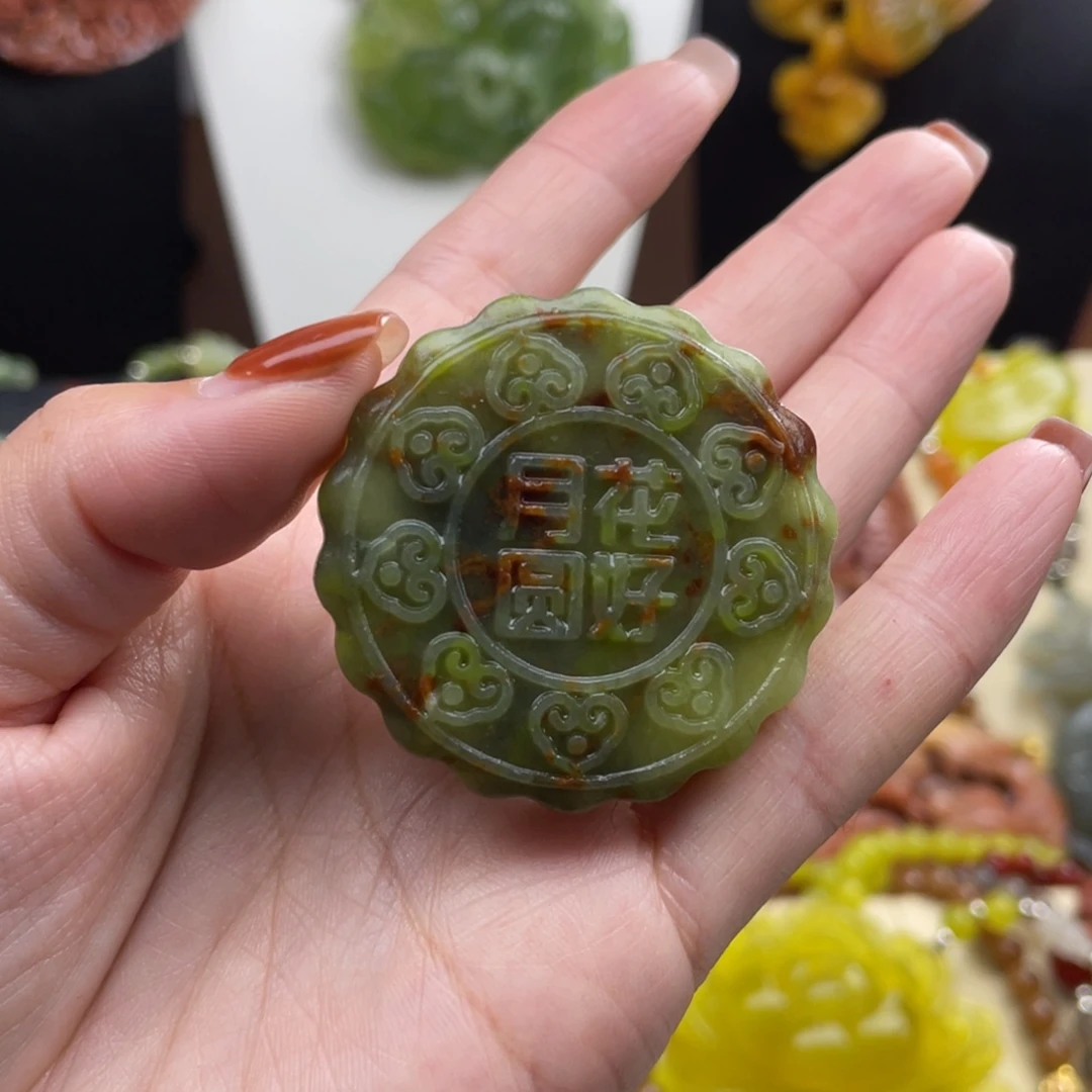 未镶嵌蛇纹石玉颈饰