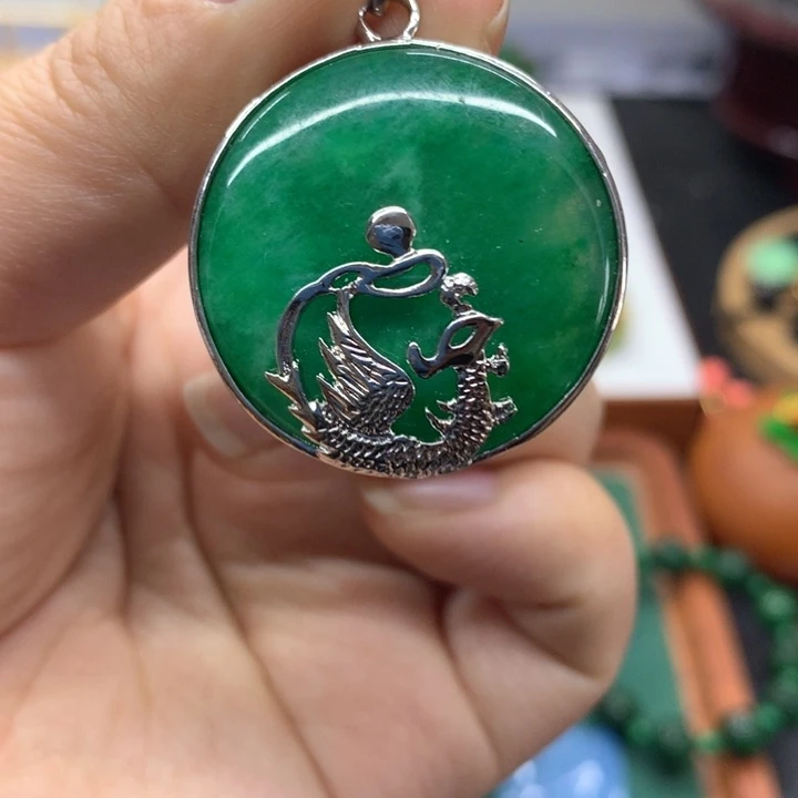 颈饰未镶嵌翡翠吊坠