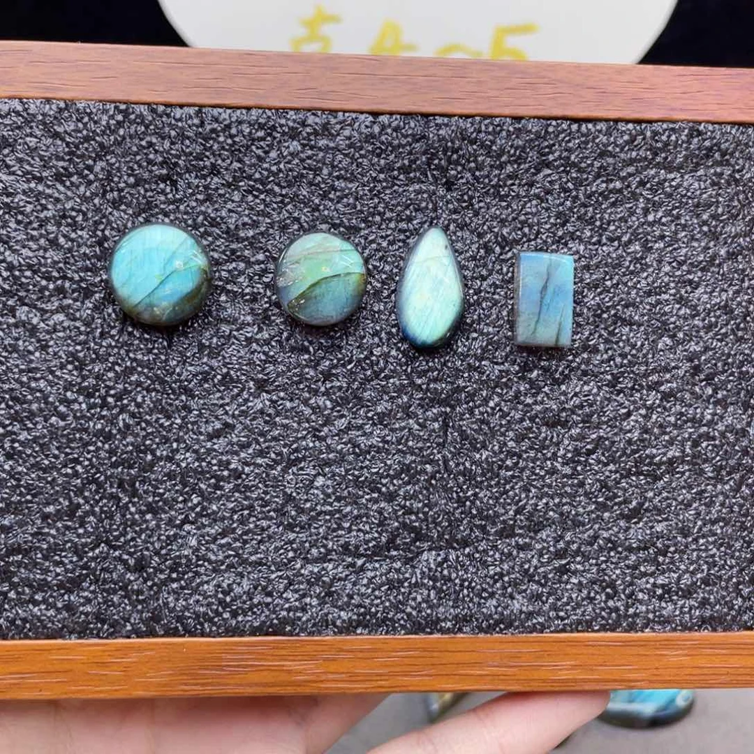 不规则未镶嵌水晶许****蓁