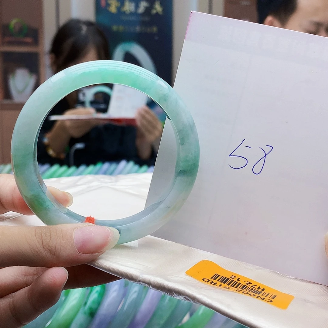 翡翠手镯未镶嵌f