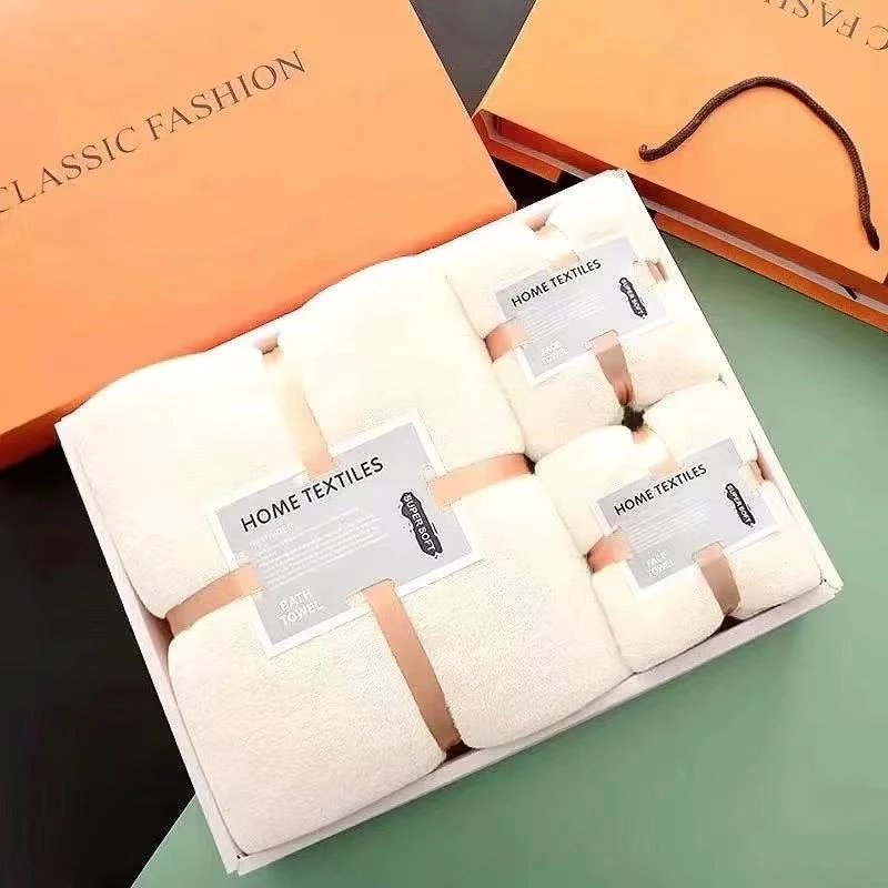 毛巾一条+袜子一双+神秘组合一份（共三件组合）