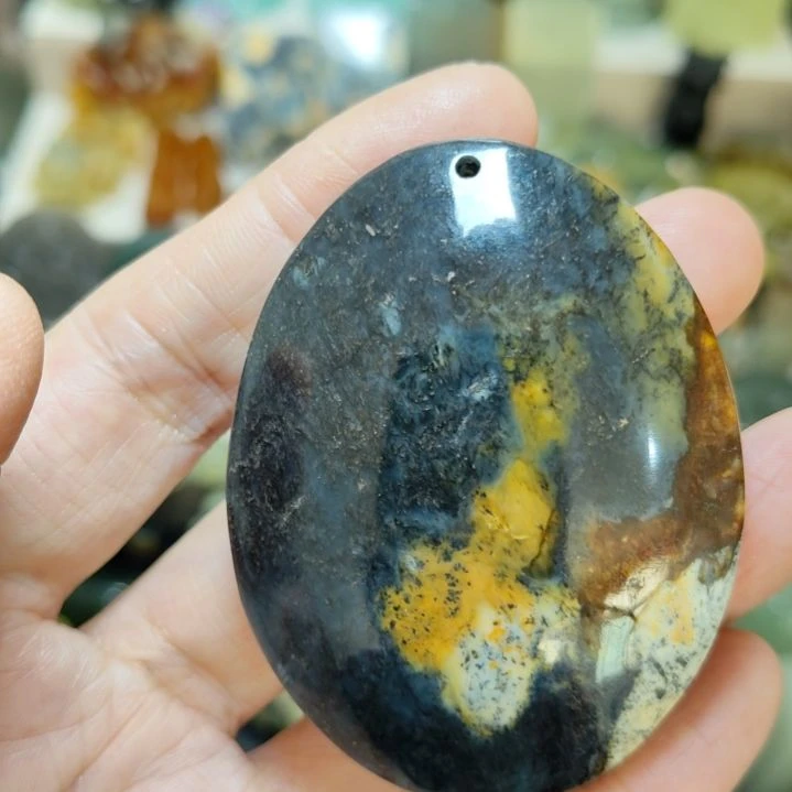 岫玉未镶嵌挂坠款式