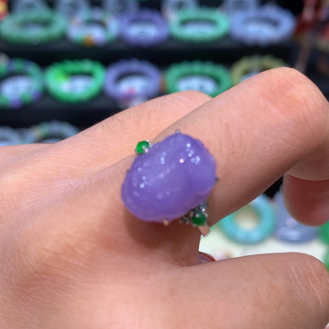 翡翠18K金镶嵌颈饰翡翠