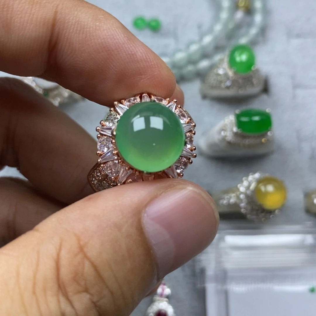 定制翡翠未镶嵌冰种木纳甜绿12mm