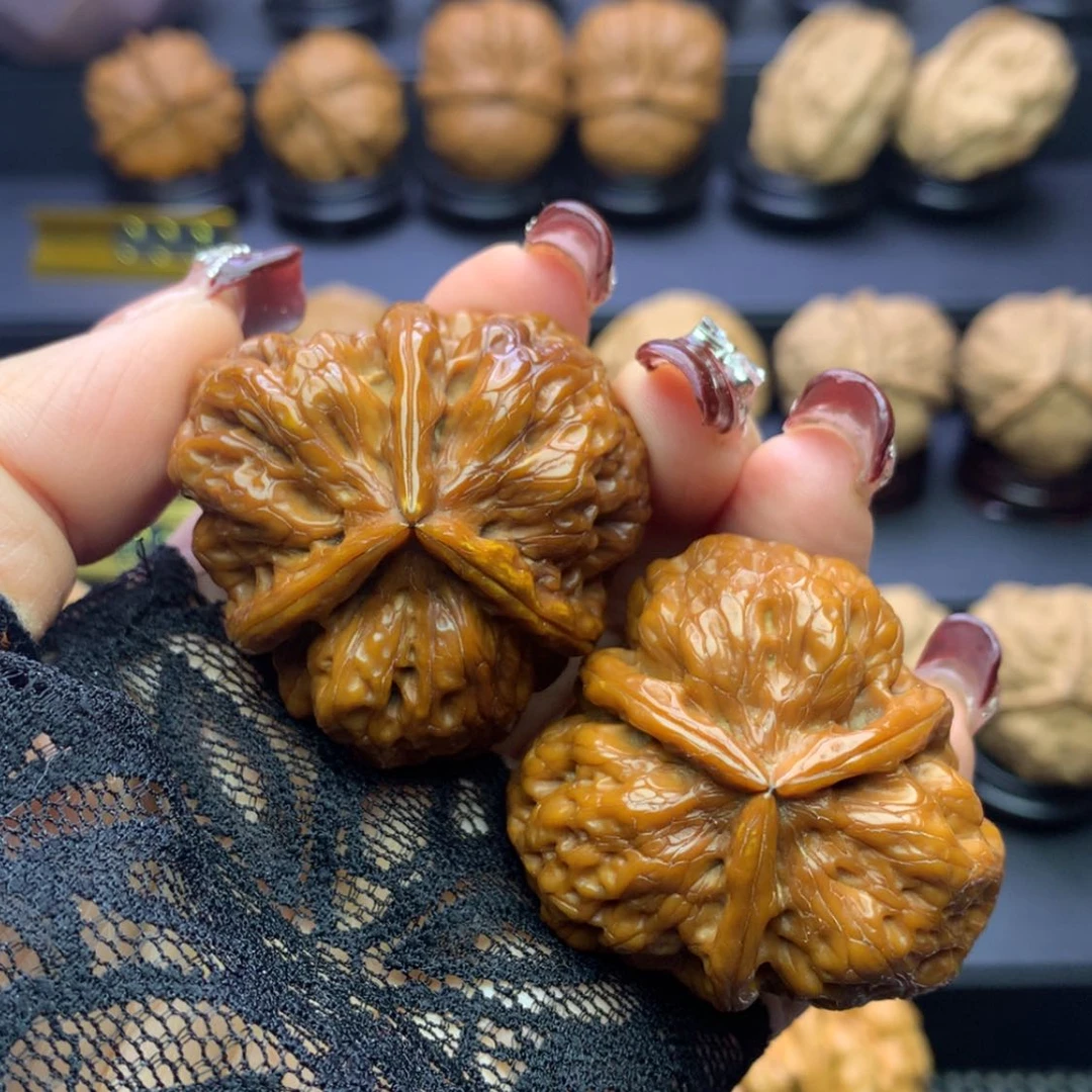 【闪购商品】文玩核桃吊坠悬崖三棱
