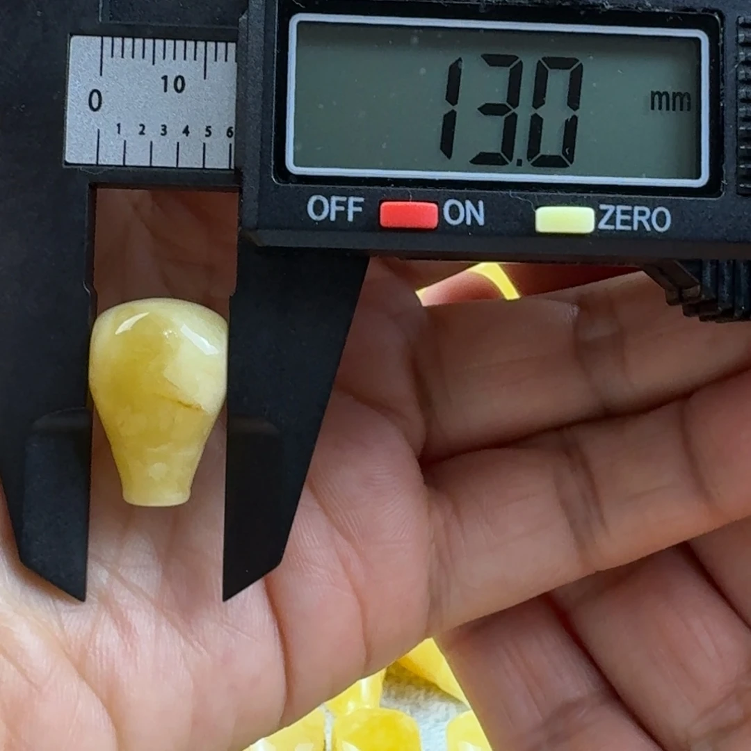 蜜蜡未镶嵌裸石25杂